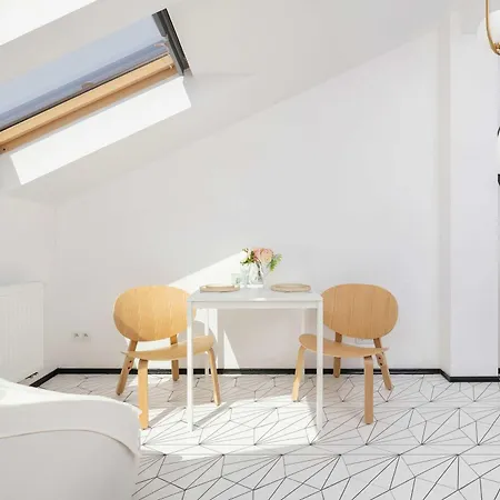 Beautiful With Air Conditioning For 2 Guests By Renters Krakow