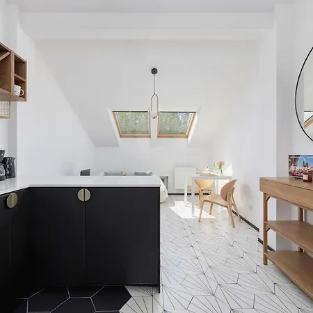 Apartment Beautiful With Air Conditioning For 2 Guests By Renters Krakow